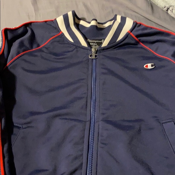 Champion crew neck sweater size small - Picture 3 of 10